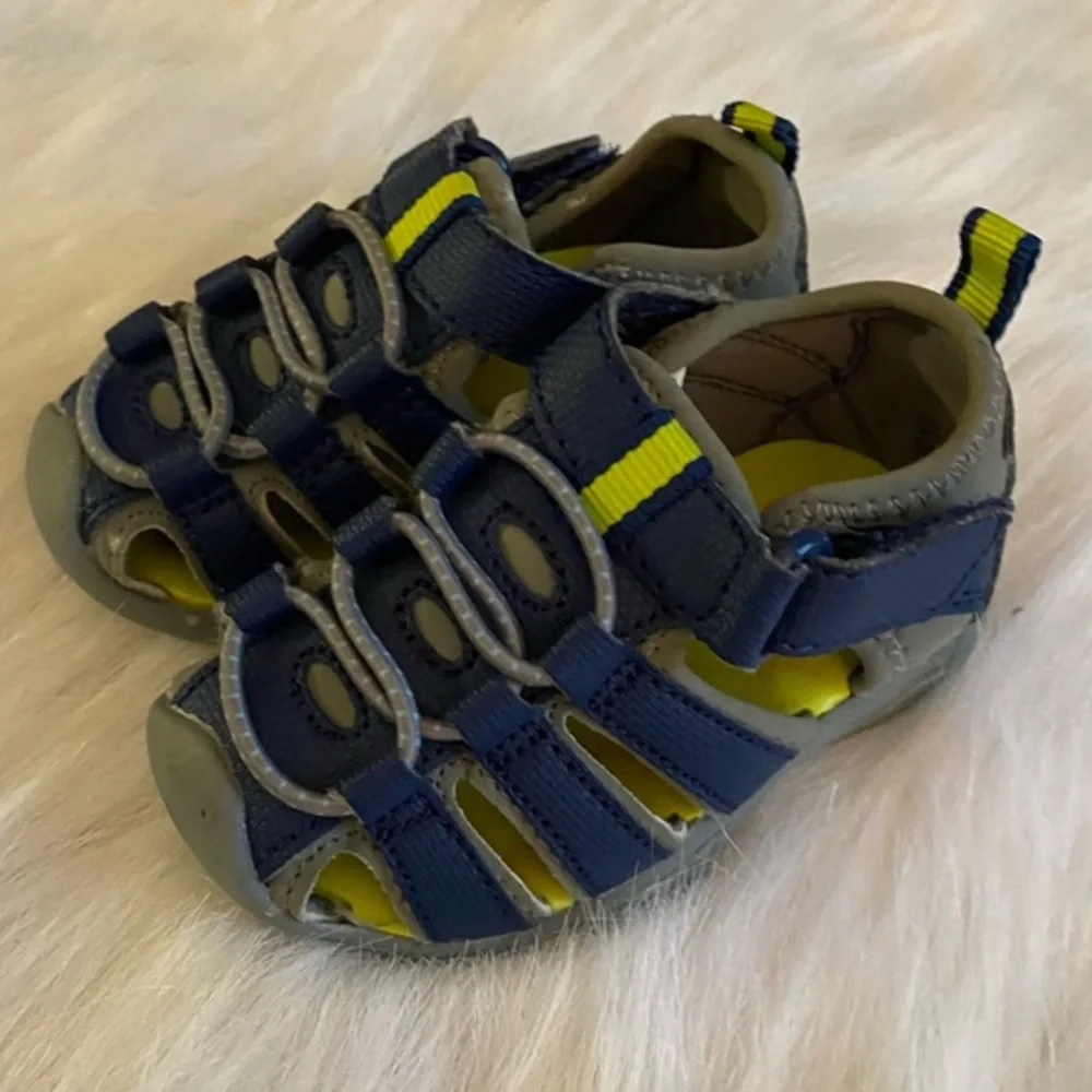 bullfrogs boys sandal’s